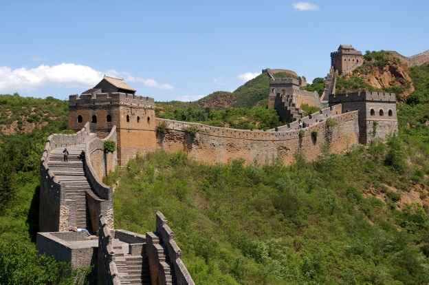 http://commons.wikimedia.org/wiki/File:20090529_Great_Wall_8185.jpg